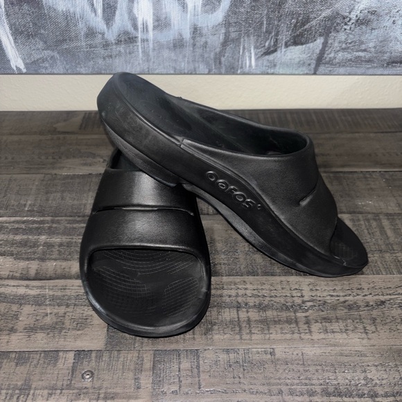 OOFOS OOahh Recovery Slide in black Men's SZ8 - Picture 2 of 8